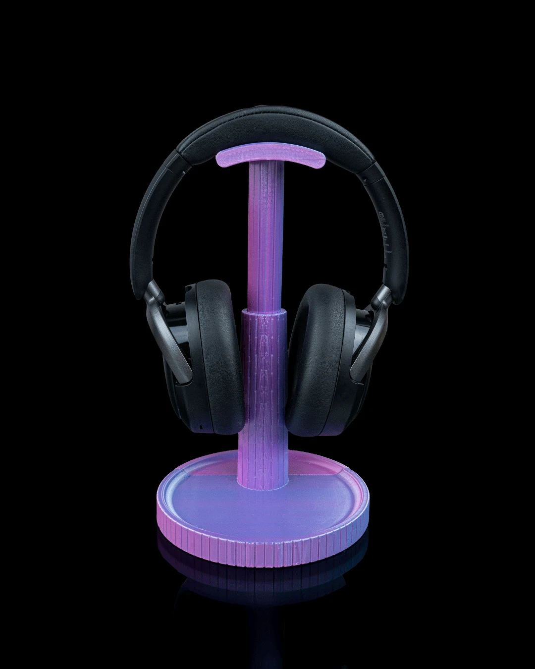 Clean Headset Holder